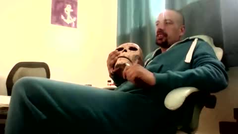 twistedbunny89 online show from April 9, 2026, 9:42 pm