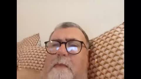 twohats2810 online show from November 29, 2025, 6:22 pm