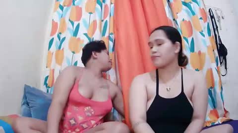 Snapshot of twowetcuties chatting on February 27, 2025, 9:43 am Lyn and lea online show from February 27, 2025, 9:43 am