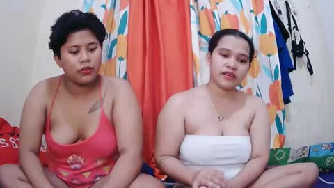 Snapshot of twowetcuties chatting on March 12, 2025, 6:18 am Lyn and lea online show from March 12, 2025, 6:18 am