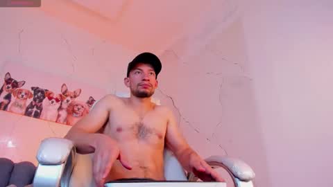 Snapshot of tyagoroberts chatting on November 25, 2025, 2:28 pm Tyago online show from November 25, 2025, 2:28 pm