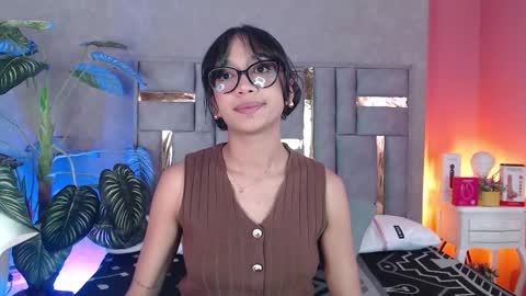 tyla_ks online show from November 17, 2025, 7:52 pm