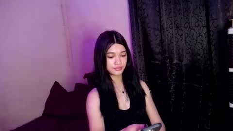 Snapshot of tyladine chatting on October 17, 2025, 8:28 am tyladine online show from October 17, 2025, 8:28 am