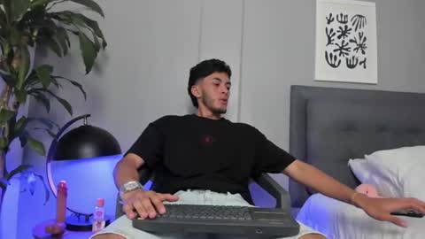 Tyler Fox online show from June 24, 2026, 9:25 pm