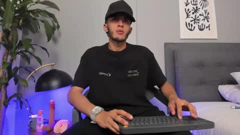 Tyler Fox online show from July 1, 2026, 9:47 pm