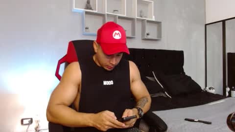 tyler_hank1 online show from November 2, 2025, 10:34 pm