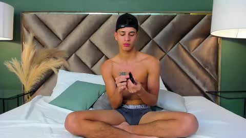 Tyler Rodriguez online show from February 18, 2025, 10:47 pm