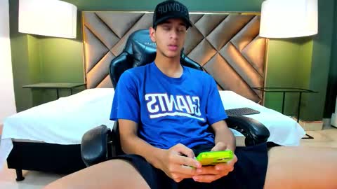 Tyler Rodriguez online show from October 16, 2025, 3:07 am