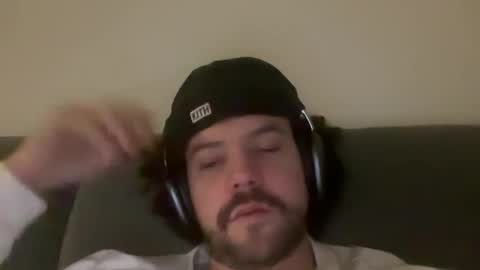 Tyleruzi online show from December 4, 2024, 10:41 pm