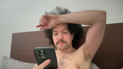 Tyleruzi online show from January 28, 2025, 5:14 pm