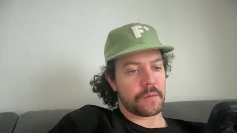 Tyleruzi online show from February 5, 2025, 9:07 pm