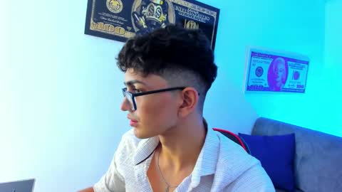 Snapshot of tylerwhiite_ chatting on December 31, 2024, 3:01 am online show from December 31, 2024, 3:01 am
