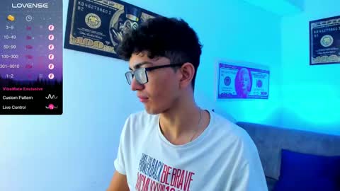 Snapshot of tylerwhiite_ chatting on January 10, 2025, 3:07 am online show from January 10, 2025, 3:07 am