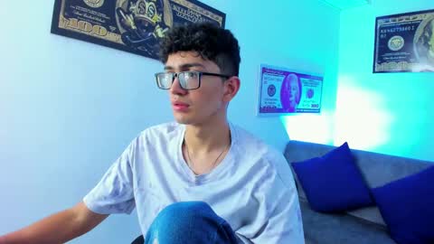 Snapshot of tylerwhiite_ chatting on January 23, 2025, 3:05 am online show from January 23, 2025, 3:05 am