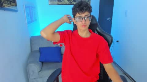Snapshot of tylerwhiite_ chatting on February 15, 2025, 3:09 am online show from February 15, 2025, 3:09 am