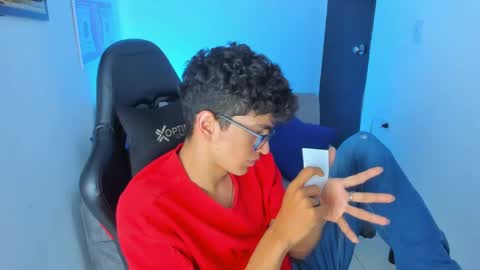 Snapshot of tylerwhiite_ chatting on February 15, 2025, 9:27 am online show from February 15, 2025, 9:27 am