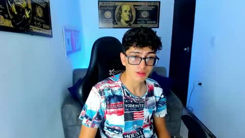 Snapshot of tylerwhiite_ chatting on February 28, 2025, 3:04 am online show from February 28, 2025, 3:04 am