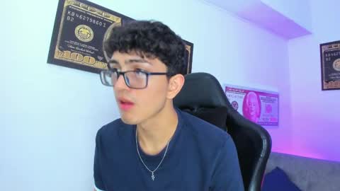 Snapshot of tylerwhiite_ chatting on March 11, 2025, 2:54 am online show from March 11, 2025, 2:54 am