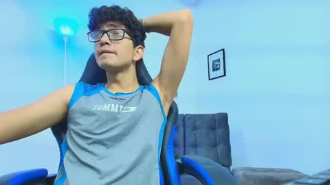 Snapshot of tylerwhiite_ chatting on September 9, 2025, 4:45 am online show from September 9, 2025, 4:45 am