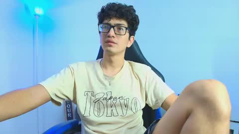 Snapshot of tylerwhiite_ chatting on September 27, 2025, 11:15 am online show from September 27, 2025, 11:15 am