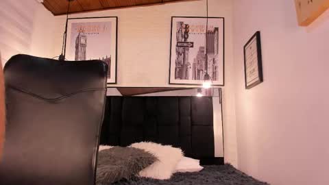       online show from October 18, 2025, 3:09 am