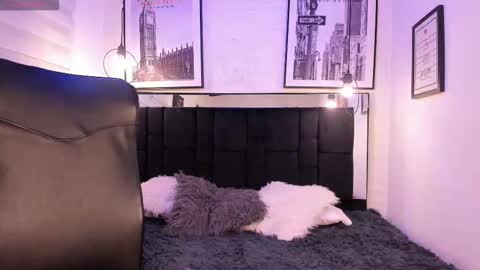       online show from October 27, 2025, 3:32 am