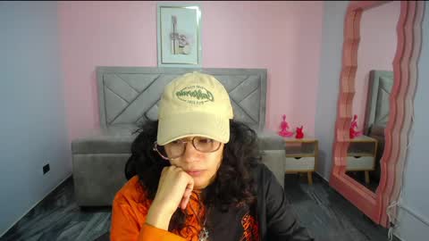 TYNA  online show from June 1, 2026, 12:51 pm