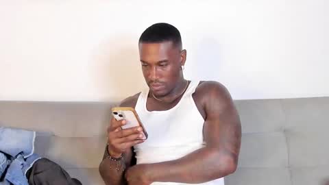 Snapshot of tyron_rulers chatting on November 10, 2025, 12:48 pm Dvid Rullers online show from November 10, 2025, 12:48 pm