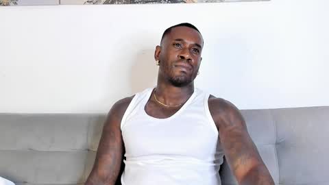 Snapshot of tyron_rulers chatting on November 18, 2025, 11:37 pm Dvid Rullers online show from November 18, 2025, 11:37 pm