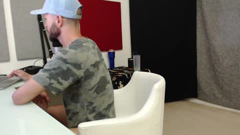 Tyrone Mattias online show from February 23, 2025, 1:02 am