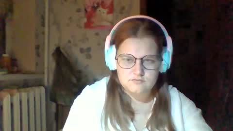 Tyuoooy3s online show from September 14, 2025, 6:18 pm