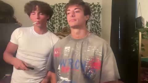 tyy0ung online show from May 28, 2026, 6:38 pm