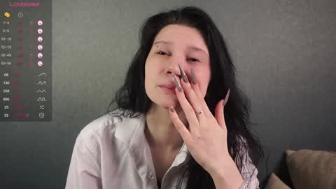 Lili online show from January 31, 2025, 7:51 pm
