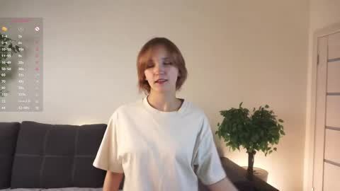 Lili online show from December 5, 2025, 7:10 pm