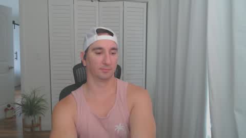 uglyduck3532 online show from January 20, 2025, 7:04 pm