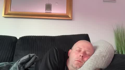 ukmatty3 online show from April 18, 2026, 7:07 pm