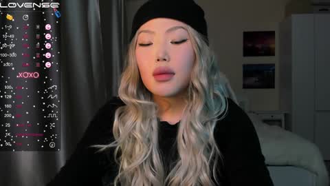 Snapshot of uko_sa chatting on December 19, 2024, 2:57 pm uko sa online show from December 19, 2024, 2:57 pm