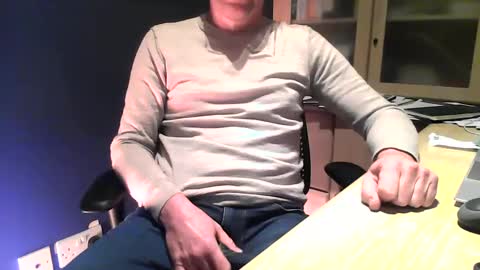 Snapshot of ukshowall chatting on December 27, 2024, 5:59 pm mark online show from December 27, 2024, 5:59 pm