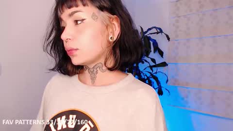 Snapshot of ulala_martina chatting on November 28, 2025, 2:25 am Martina online show from November 28, 2025, 2:25 am