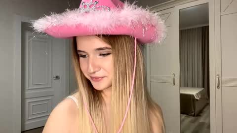 Vikki online show from December 5, 2025, 5:53 pm