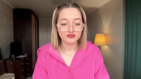 Emily online show from November 17, 2025, 10:43 am