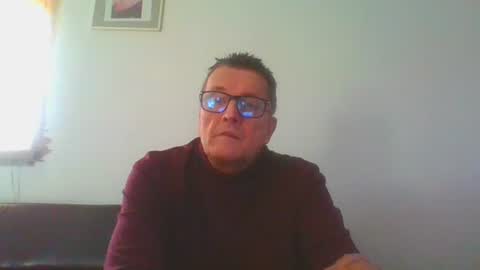 ulmeni4 online show from December 25, 2024, 1:09 pm
