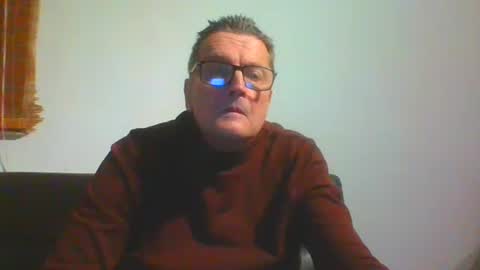ulmeni4 online show from December 25, 2024, 7:13 pm