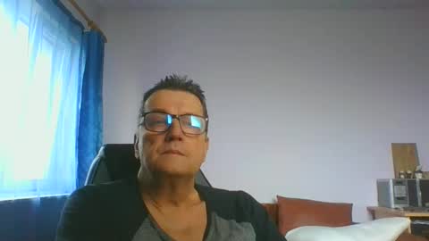 ulmeni4 online show from January 7, 2025, 7:42 am