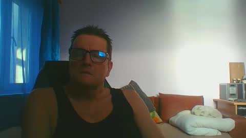 ulmeni4 online show from January 12, 2025, 1:37 pm