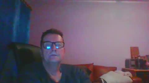 ulmeni4 online show from February 6, 2025, 4:58 pm