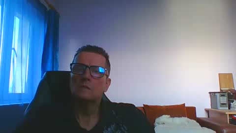 ulmeni4 online show from December 16, 2025, 1:38 pm