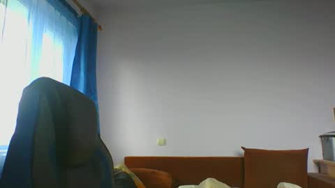 Snapshot of ulmeni7 chatting on June 13, 2026, 12:03 pm ulmeni7 online show from June 13, 2026, 12:03 pm