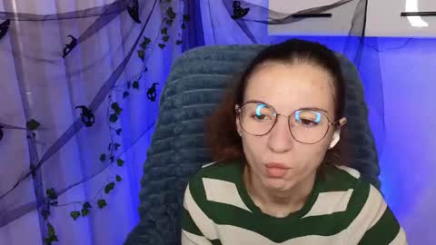 Ulyana online show from November 3, 2025, 4:58 am