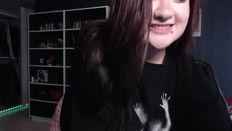 Snapshot of uminarin chatting on November 12, 2025, 4:35 am Julia online show from November 12, 2025, 4:35 am